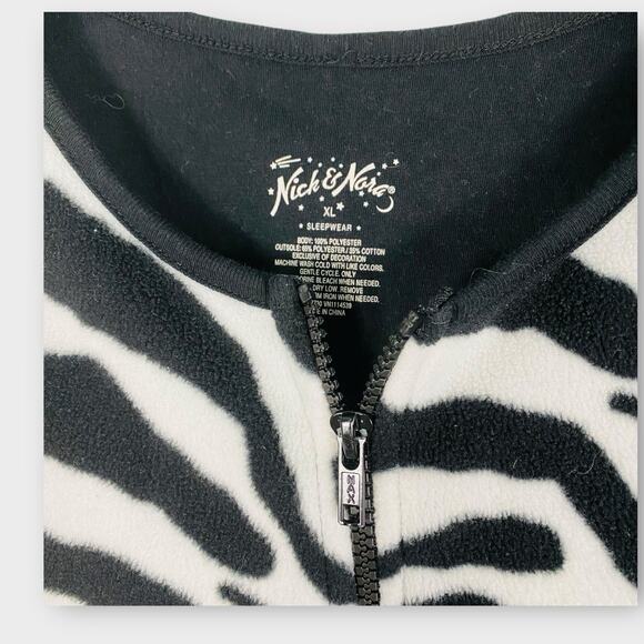 Nick & Nora Zebra Print Footed Pajamas XL Womens EXC One Piece Animal Print - Picture 4 of 8